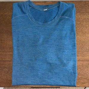 Lululemon Metal Vent Tech Short Sleeve Shirt. Size M